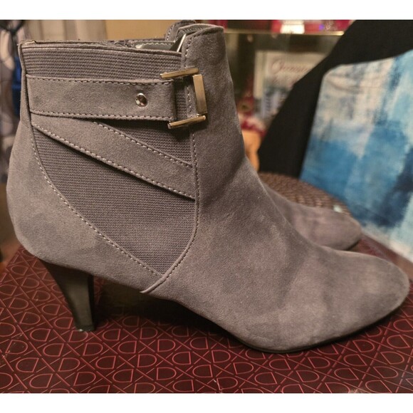 Dexflex Comfort Boots Size 11 Ankle Booties Gray Grey Faux Suede Heels Preowned - Picture 3 of 6